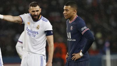 Benzema muestra a Mbappé la magia del Bernabéu