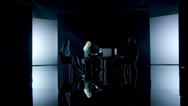 Paloma Rollán interpreta 'Amor mediterráneo' / DIEZ MOMENTOS