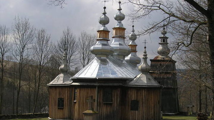 Tservka, construcción tradicional de Europa del Este, en la frontera con los Cárpatos / UNESCO