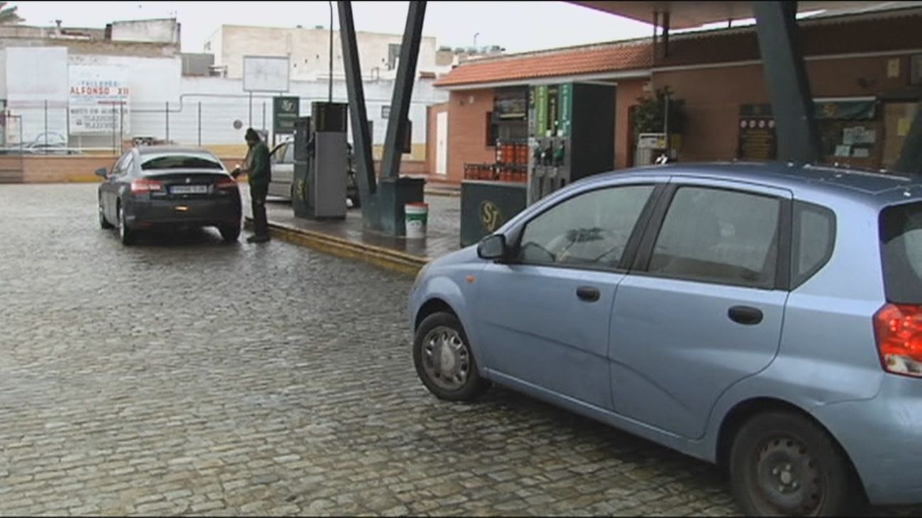 Una gasolinera de Sevilla pide perdón a sus clientes por el elevado precio de los carburantes
