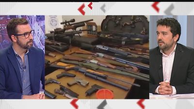 Encuentran más de 30 armas al registrar dos narcopisos en Moratalaz