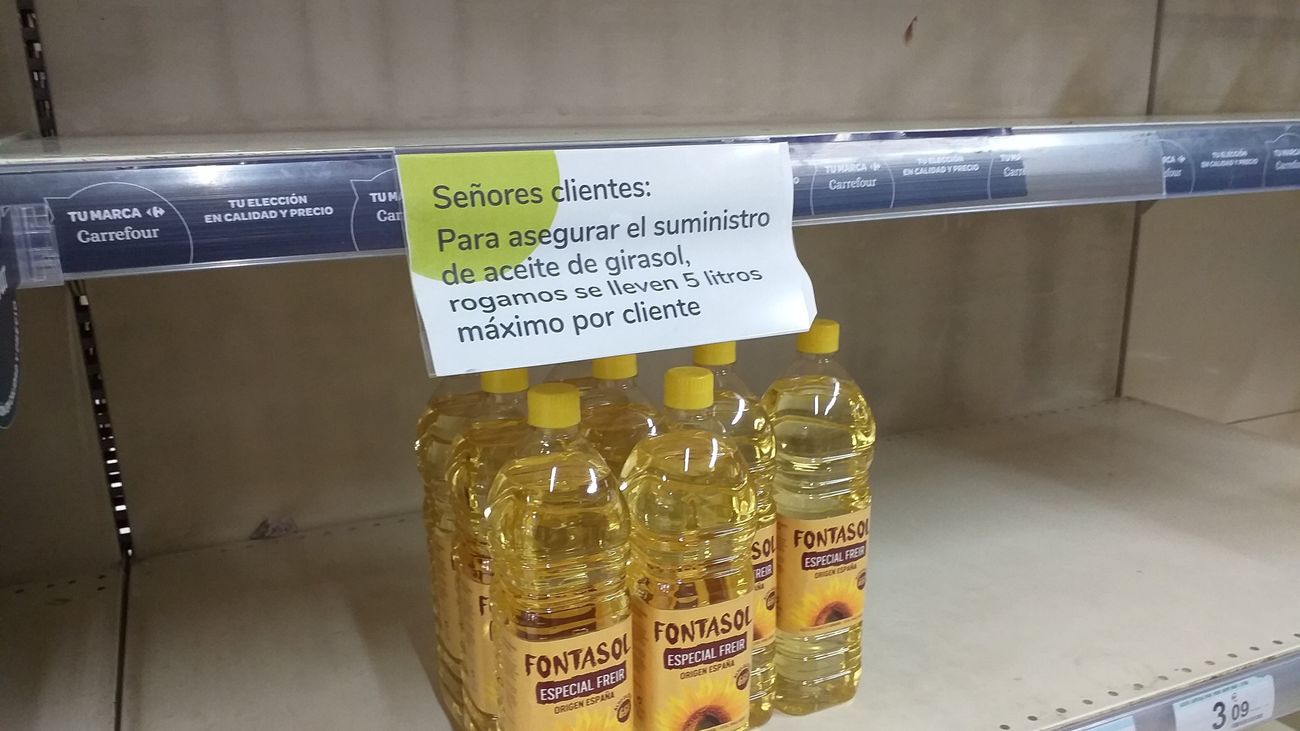 El aceite de girasol empieza a escasear en algunos supermercados