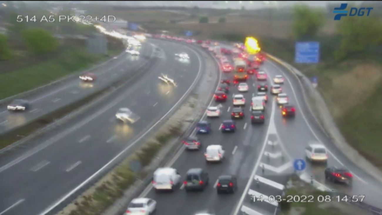 Atascazos en Madrid por la lluvia, que prolonga la hora punta