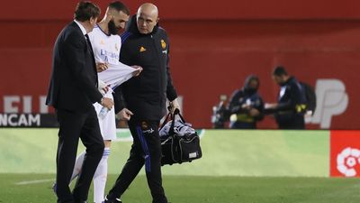 Benzema, con molestias en el gemelo izquierdo, peligra para el clásico