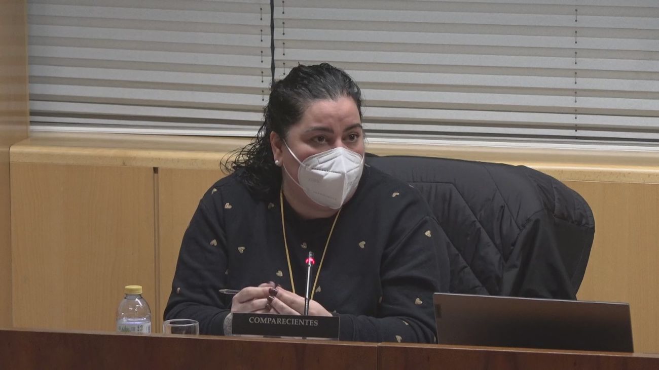 Denuncia en la Asamblea el acoso que sufre por unos okupas en el Ensanche de Vallecas