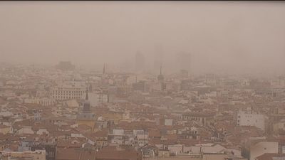 Lluvia de barro o 'lluvia de sangre' en Madrid: ¿Por qué se produce? ¿Cuánto durará?