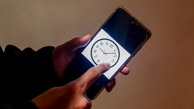 ¿Cree que debería suprimirse ya el cambio de hora en Europa?