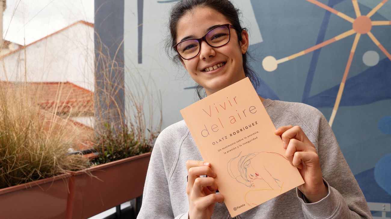 Olatz Rodríguez cuenta en ‘Vivir del aire’ su lucha contra la anorexia