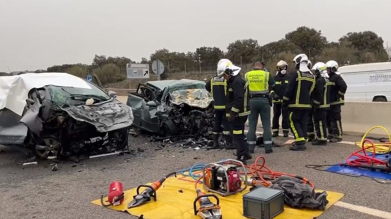 Un coche en sentido contrario provoca una colisión frontal en la M-501 con dos conductores muertos