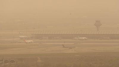 La calima tiene las horas contadas pero este miércoles caerá en forma de lluvia de barro