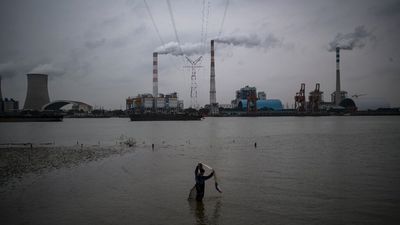 Bruselas autoriza a España ayudas por 2.900 millones para compensar costes de emisiones indirectas de CO2