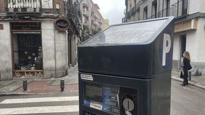 Los barrios de Puerta del Ángel y Los Cármenes estrenan parquímetro
