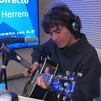Rubén Pozo interpreta en directo su nuevo trabajo 'Mañana es lunes'