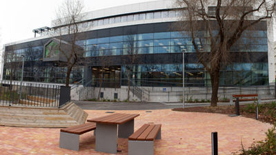 Toda una biblioteca madrileña metida en un solo libro
