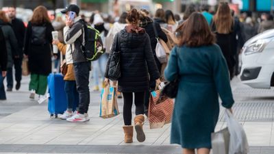 El CIS de Tezanos da una subida al PP, al PSOE y Vox y hunde a Podemos con su nueva estimación
