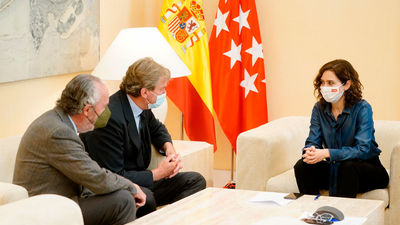 Ayuso respalda al campo y la ganadería afectados por la subida de los precios