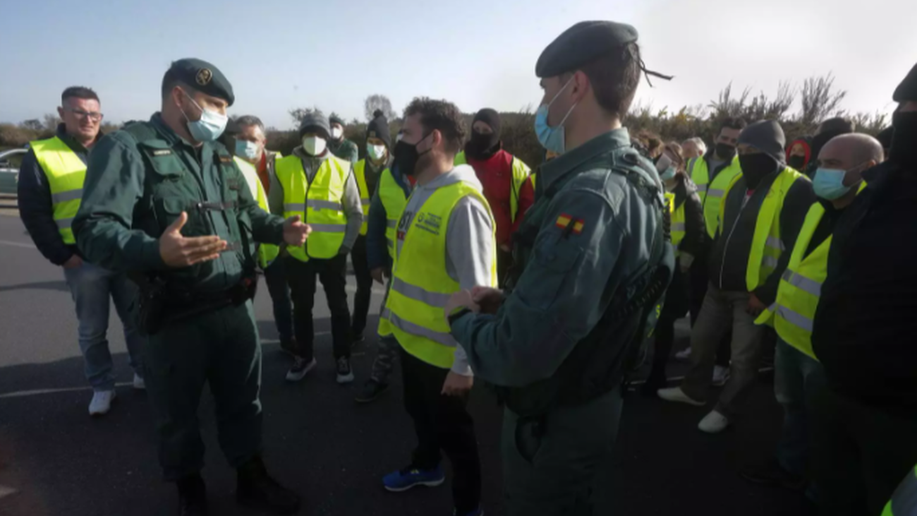 Interior eleva a 29 los detenidos por el paro de transportistas y ofrece escolta a 714 convoyes de camiones