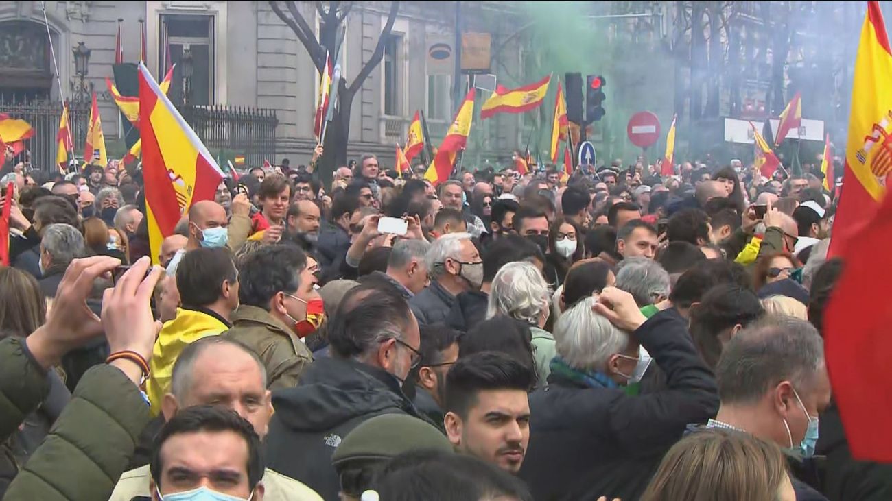 Seguidores de Vox protestan en Madrid contra la subida de los precios y al grito de 'Gobierno dimisión'