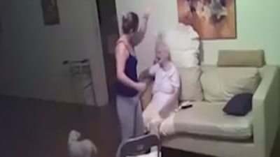 El maltrato oculto a la vejez ya se puede combatir con un teléfono gratuito