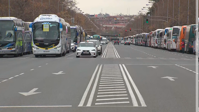 La Castellana se convierte en un aparcamiento para 1.500 autocares en apoyo al campo