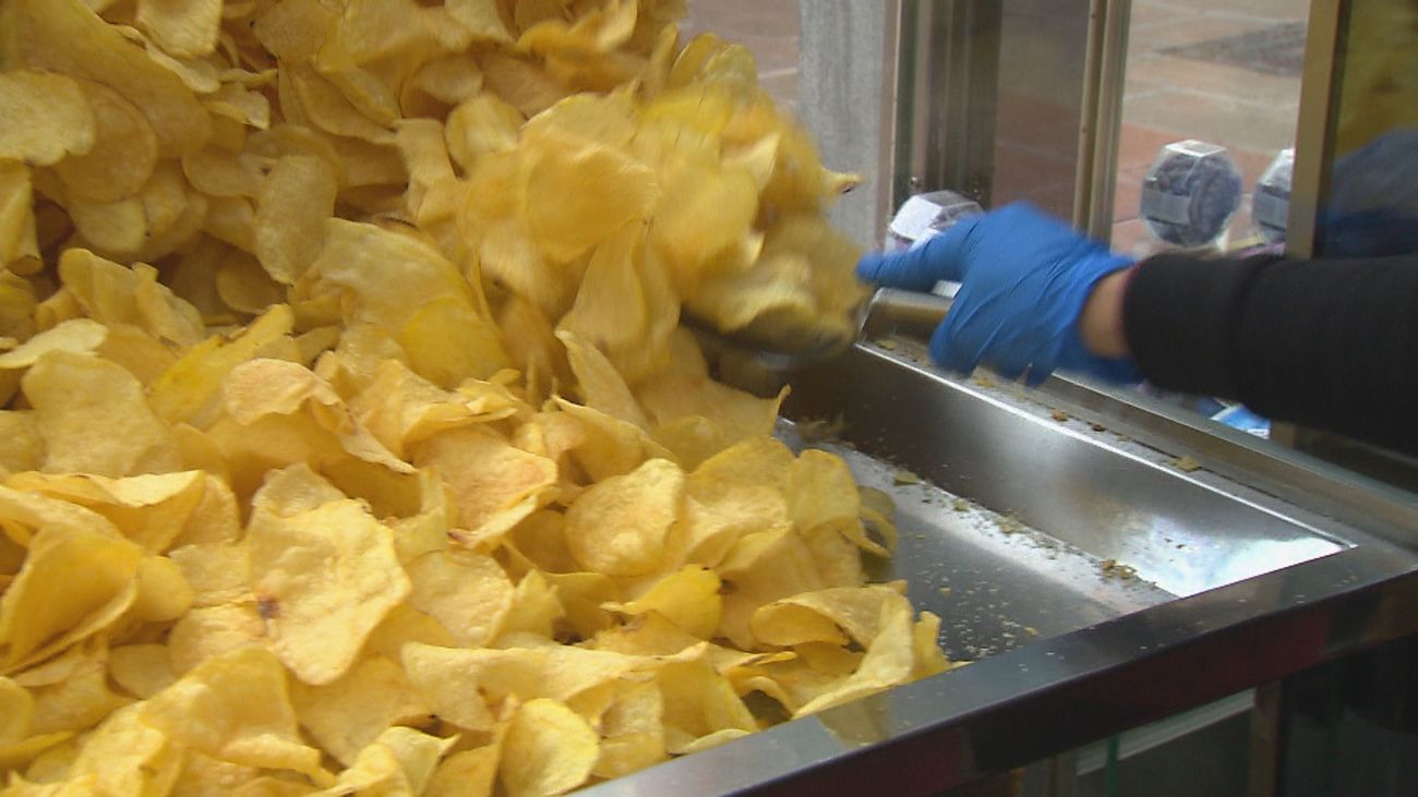 Comer patatas fritas va a ser un lujo por el precio del aceite