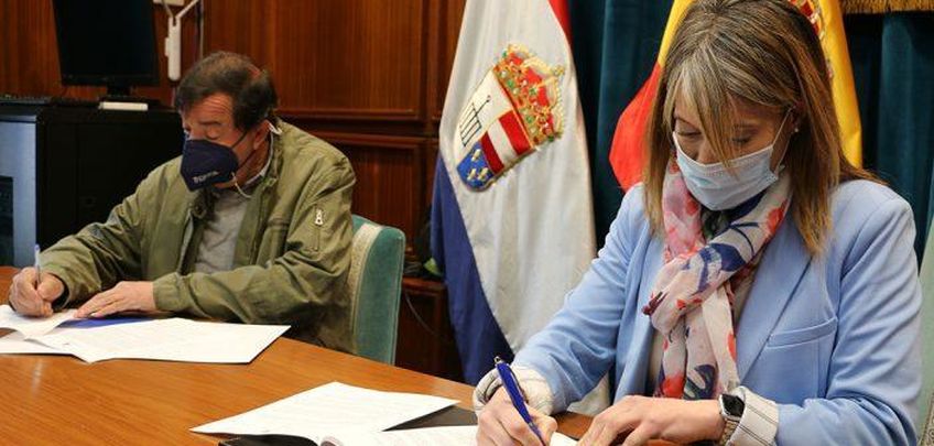 Firma del aciuerdo / AYUNTAMIENTO DE SAN LORENZO DE EL ESCORIAL