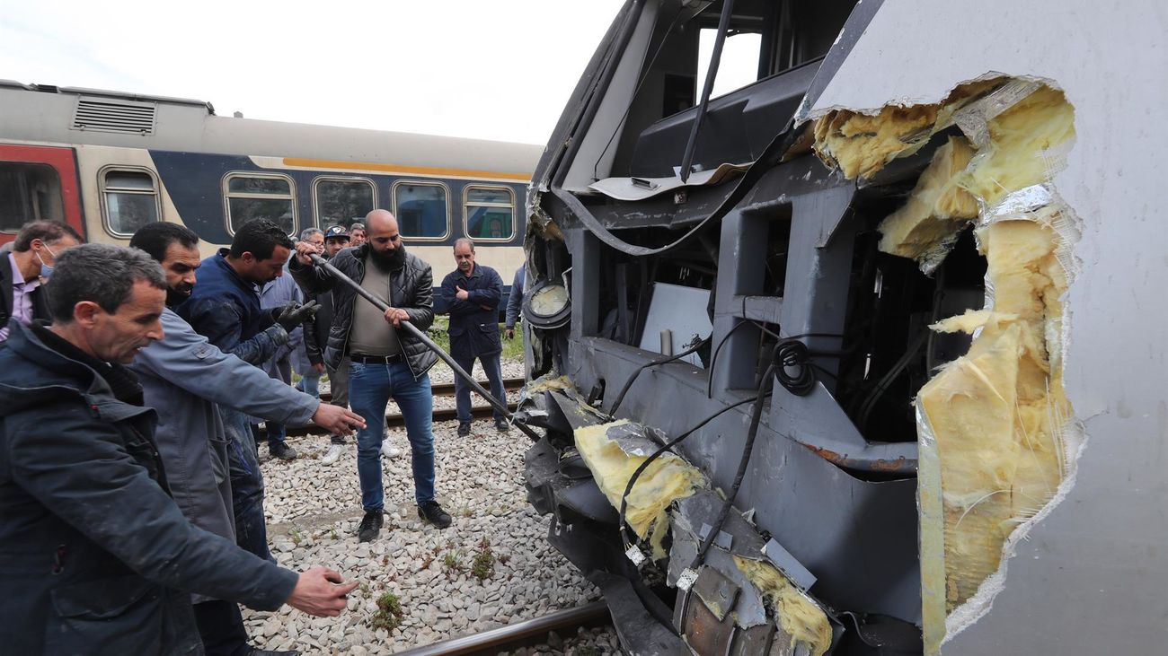 Estado de uno de los trenes siniestrados en Túnez