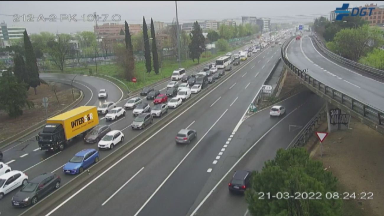 La 'tormenta perfecta' del atasco en Madrid: lluvia, avería en Cercanías, huelga de transportistas...