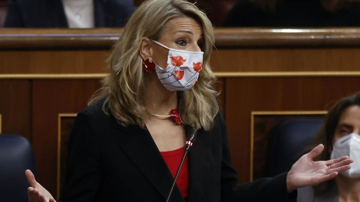 La vicepresidenta segunda del Gobierno y ministra de Trabajo, Yolanda Díaz durante la sesión de control al Gobierno celebrada este miércoles en el Congreso de los Diputados / EFE