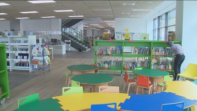 Los vecinos de San Fermín estrenan biblioteca tras participar en su diseño y tras años de reivindicación
