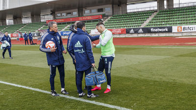 Raúl de Tomás causa baja en la Selección tras dañarse el hombro derecho