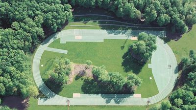 Una pista de atletismo en pleno Bosque Metropolitano