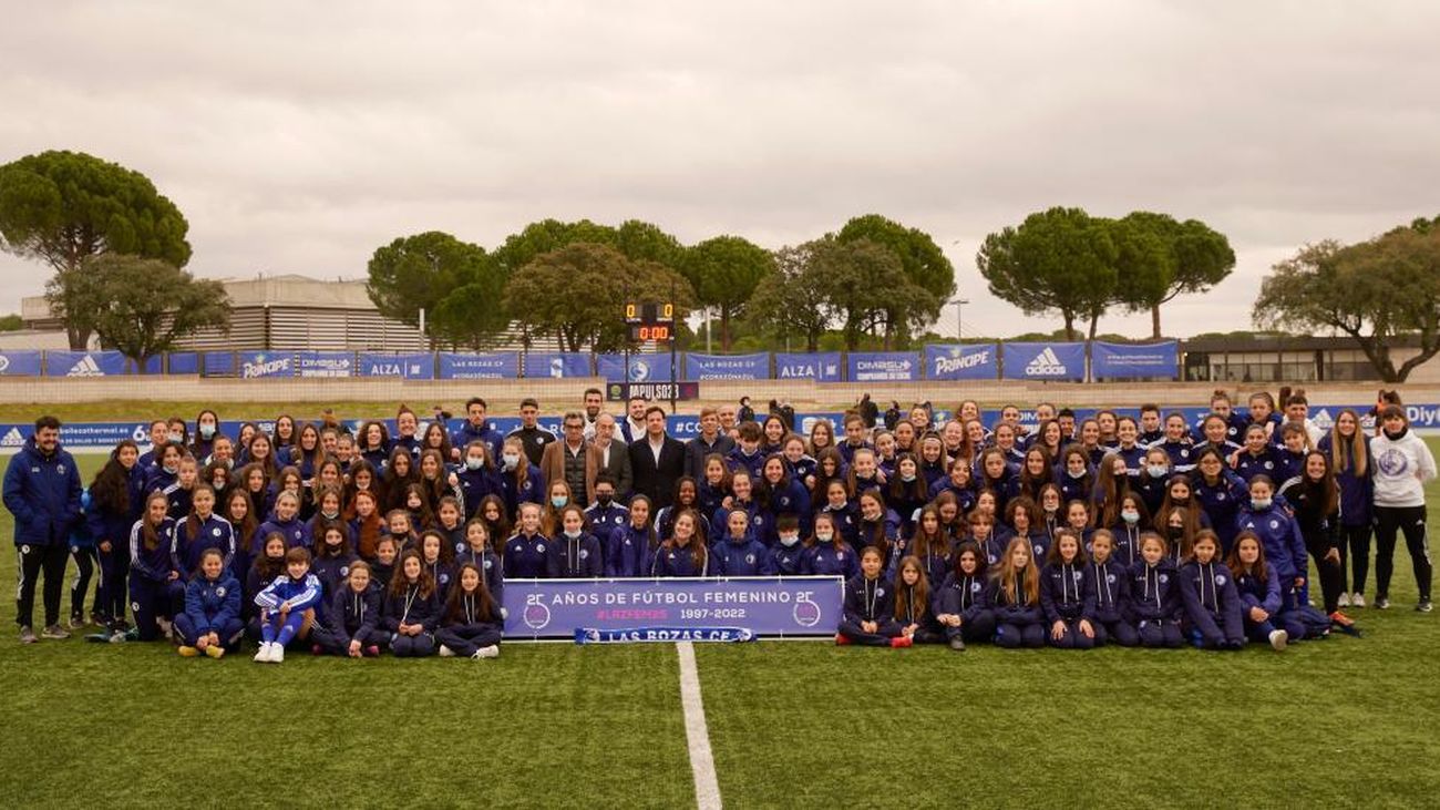 Homenaje a las mujeres futbolistas en el 25 aniversario del equipo femenino Las Rozas