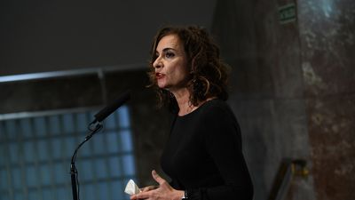 El Gobierno bajará el precio de los carburantes con ayudas directas y pidiendo al sector petrolero que lo bonifique