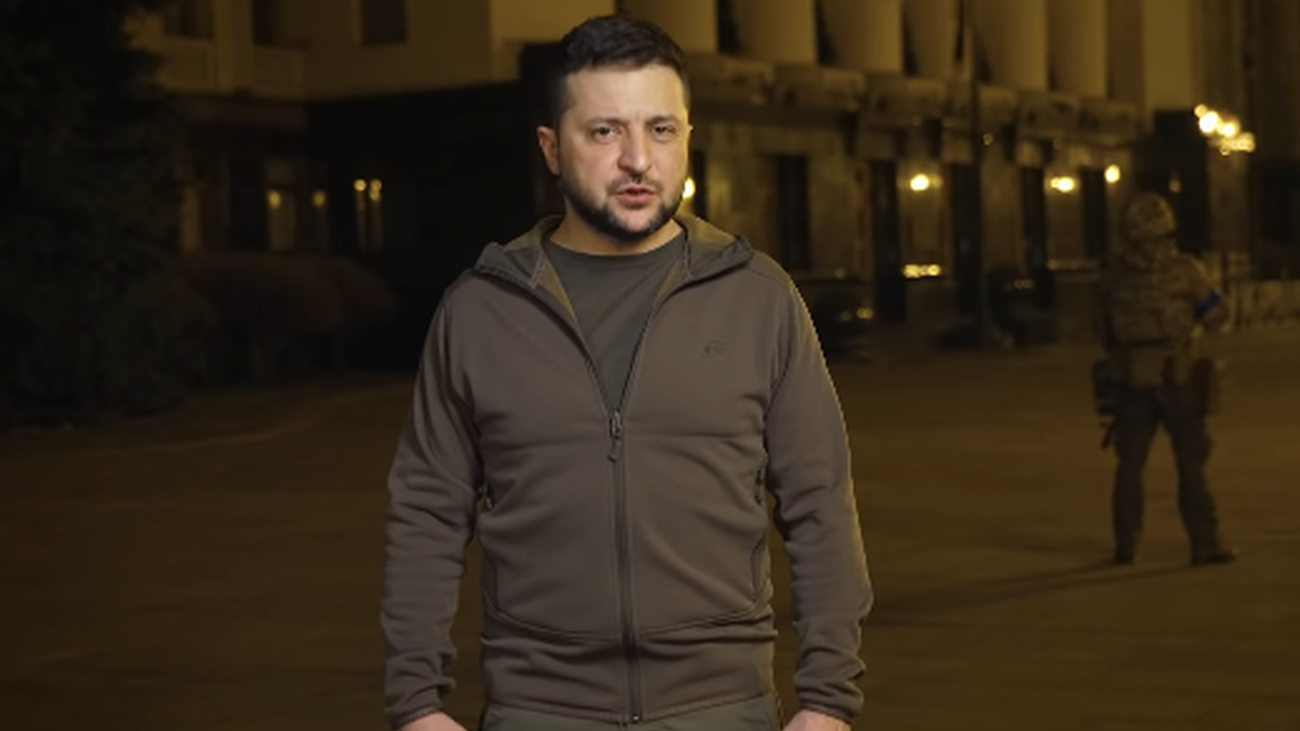 Zelenski pide al mundo unidad contra la guerra de Rusia cuando se cumple un mes de la invasión