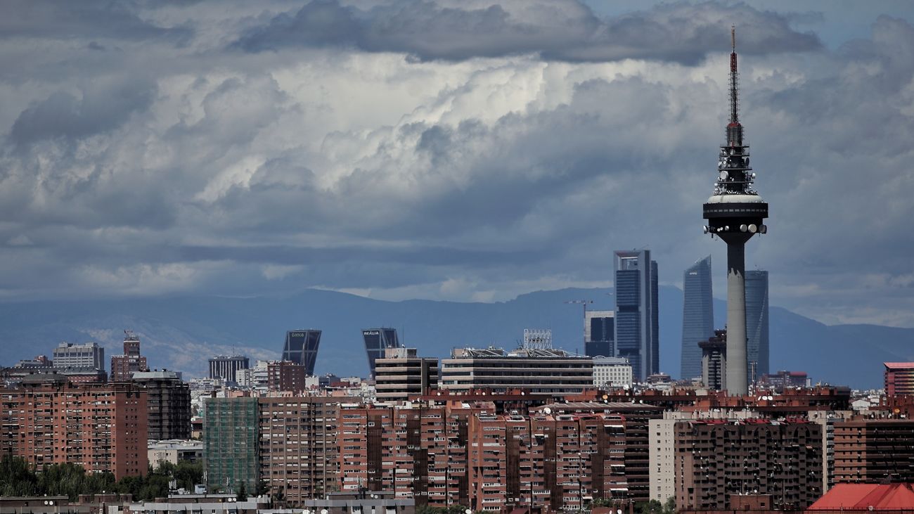 Cielo de Madrid con nubes