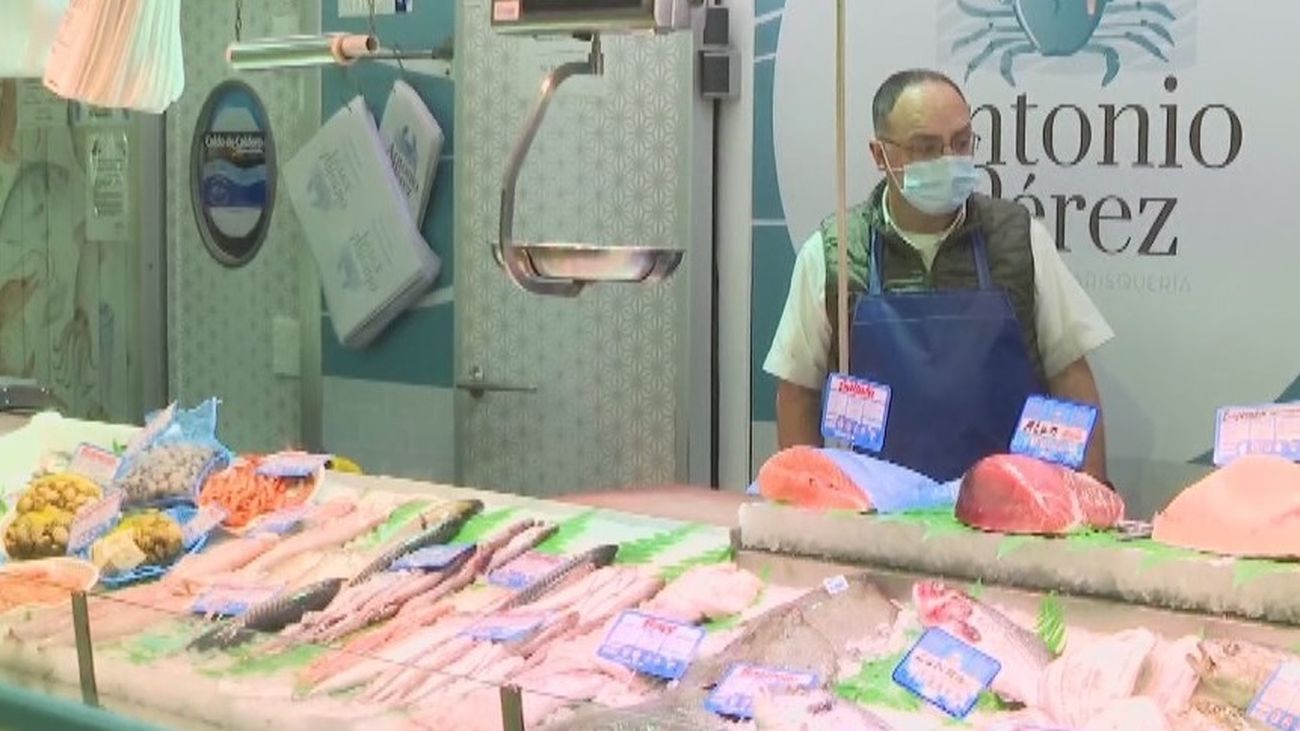 Las pescaderías siguen con problemas de abastecimiento aunque la flota ya ha vuelto a faenar