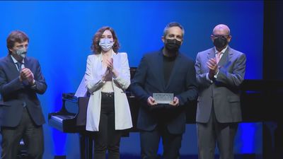 Ayuso: "Una de las primeras víctimas de los regímenes totalitarios es la libertad de prensa"