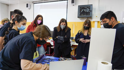 Estudiantes de Móstoles diseñan mini satélites para misiones interplanetarias