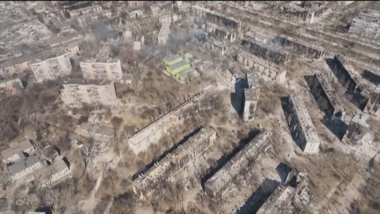 Guerra en Ucrania: las imágenes de una Mariúpol destrozada cuando se cumple un mes de la invasión