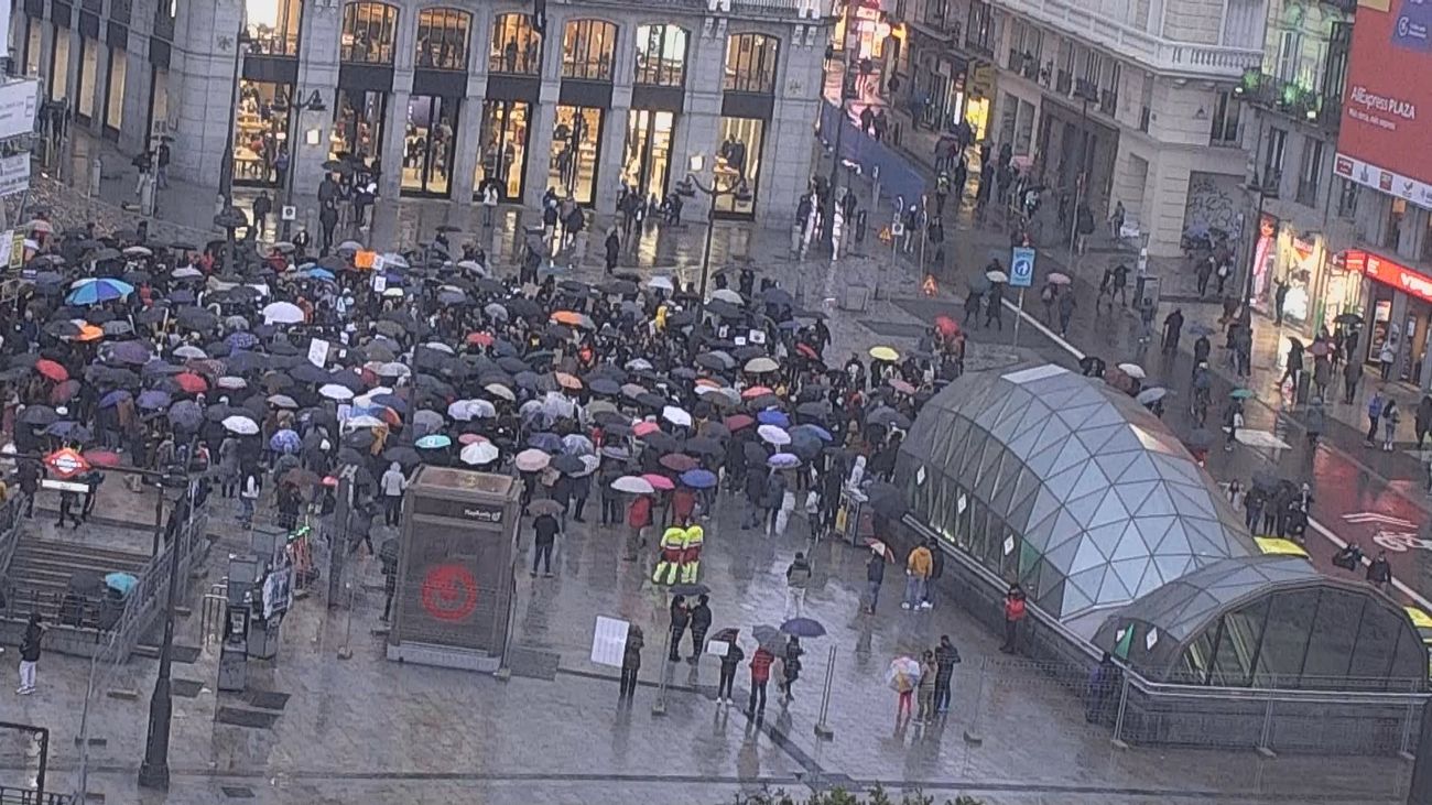 Miles de autónomos reivindican en la Puerta del Sol una cuota justa