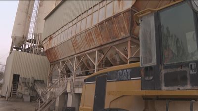 Más industrias obligadas a parar por la huelga de transportistas