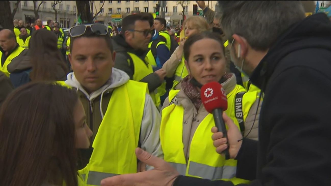 Los transportistas con sus familias toman la Castellana: “Mi hija también come y esto le afecta”