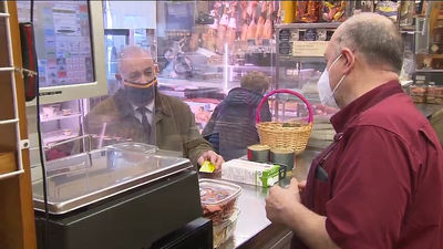 Los ultramarinos resisten el desabastecimiento de productos