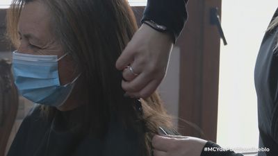 Mamen, la peluquera y estética que atiende a sus clientes a domicilio en el noroeste de Madrid