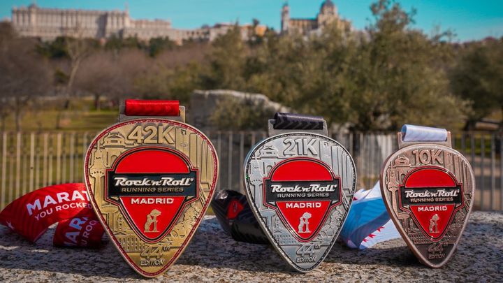 Medallas del Maratón de Madrid 2022 / @RNRmadmaraton