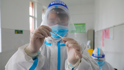 Shanghái comienza un confinamiento zonal para atajar su peor rebrote de Covid-19