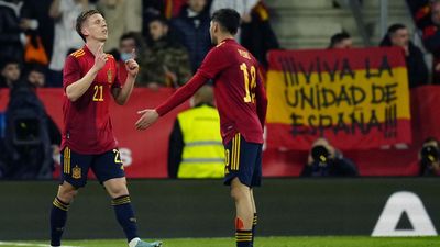 España busca ante Islandia una mejoría con vistas a Catar