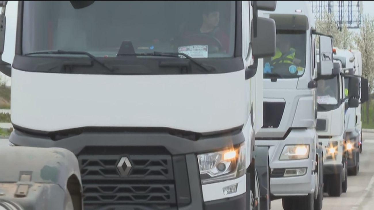 Nueva marcha lenta de la Plataforma de Transportistas contrarios al acuerdo