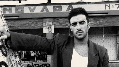 Álvaro de Luna canta por Ucrania en el metro de Madrid